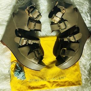 Cynthia Vincent Wedge Sandals - Dove Gray Sz 7.5